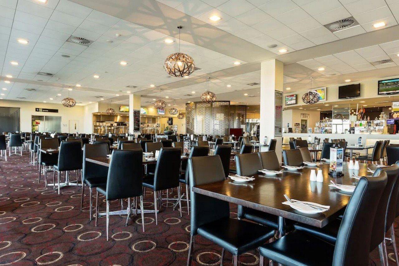 Hotel Mantra Melbourne Melton Exterior foto