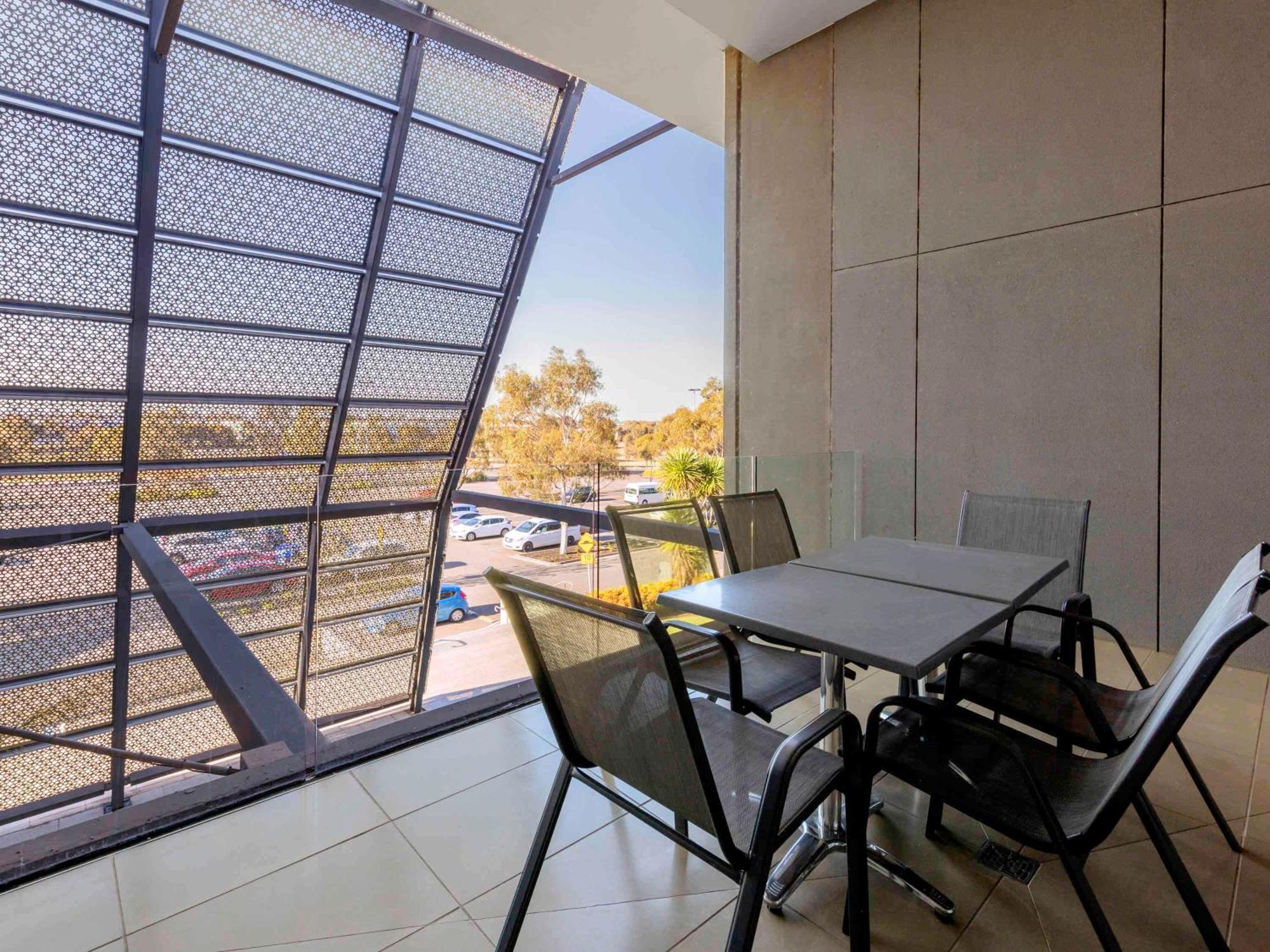 Hotel Mantra Melbourne Melton Exterior foto